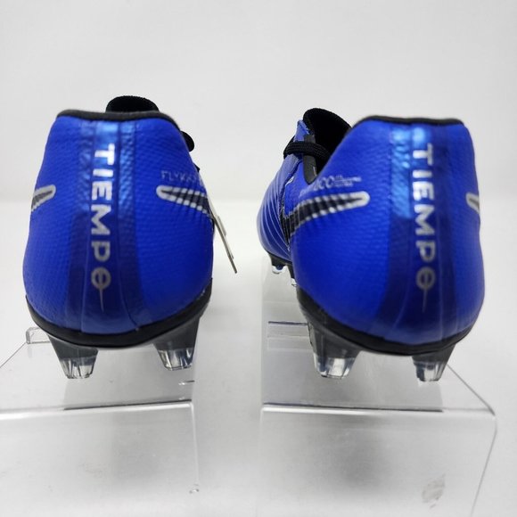 flyknit acc soccer cleats